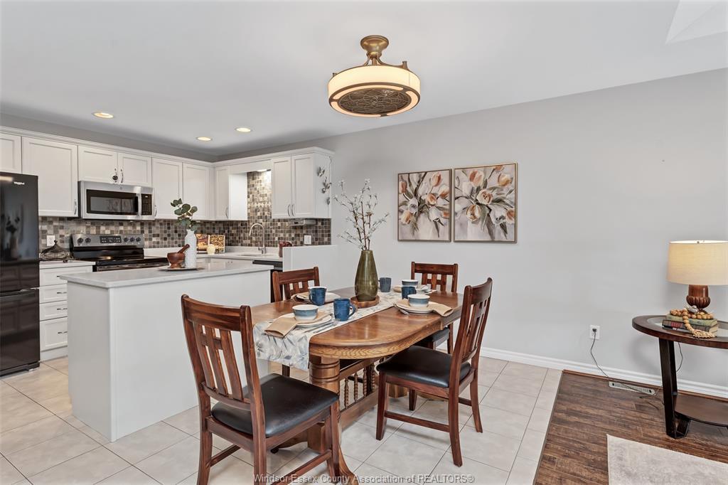 1535 Luxury, Windsor, ON
