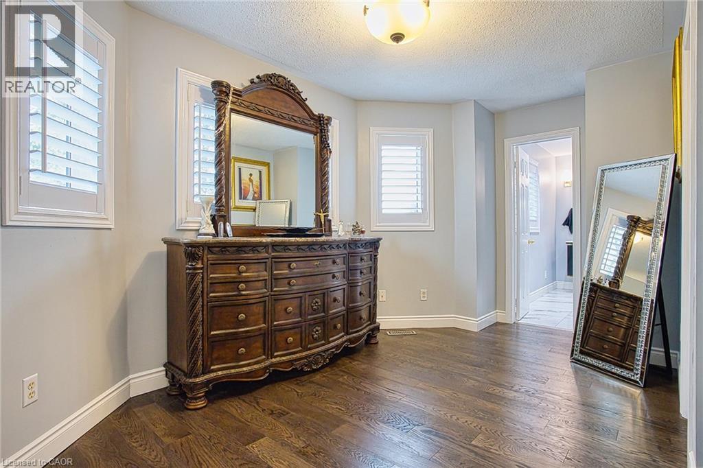 5 Shetland Drive, Waterdown, ON