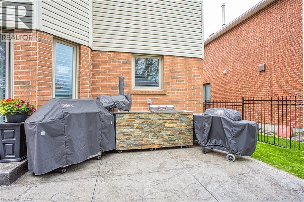 5 Shetland Drive, Waterdown, ON