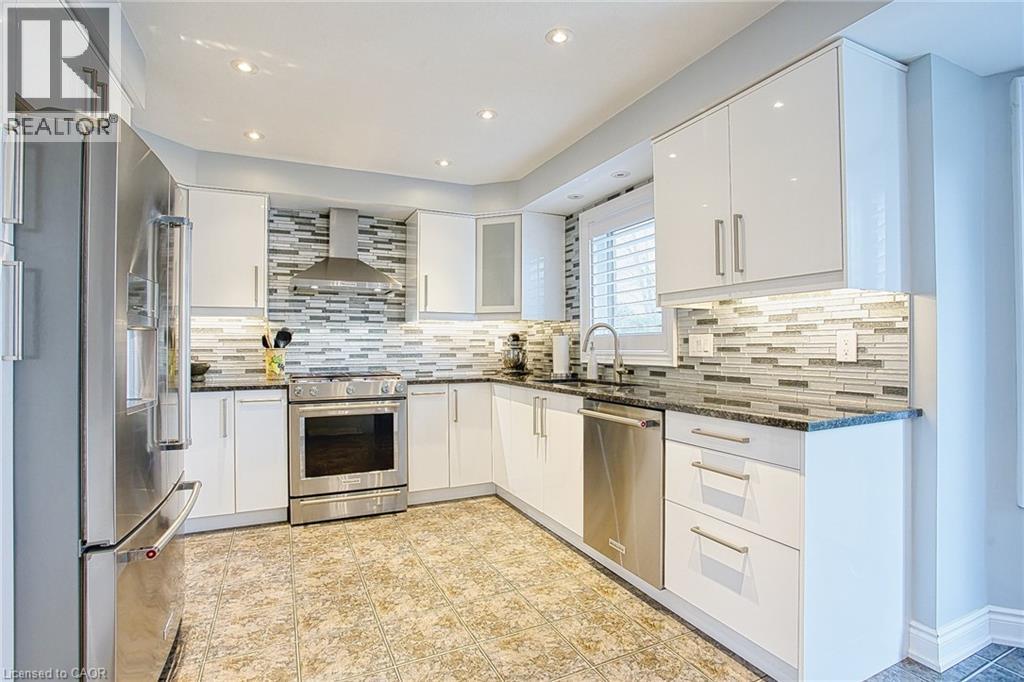 5 Shetland Drive, Waterdown, ON