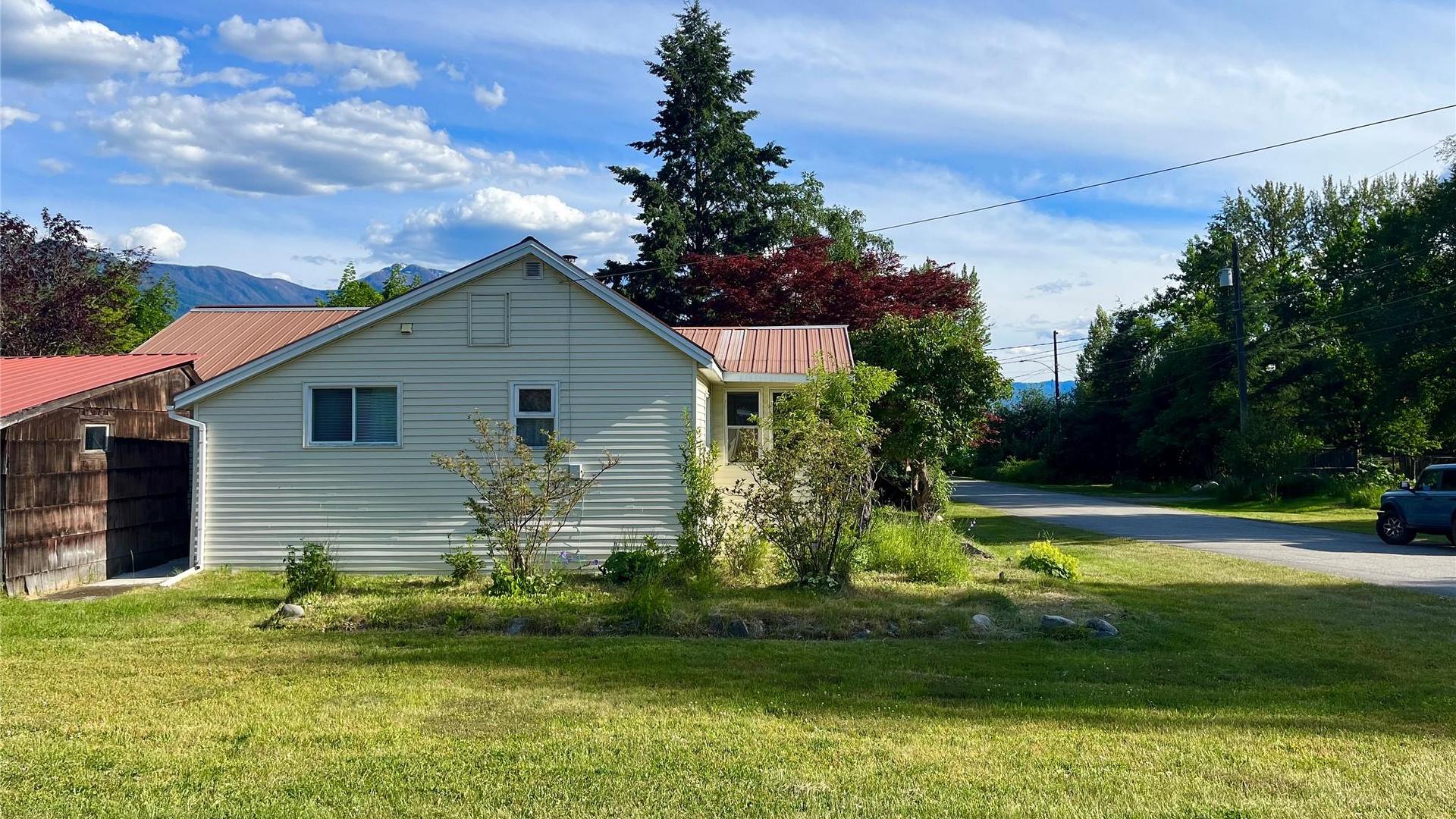 112 Josephine Street, New Denver, BC