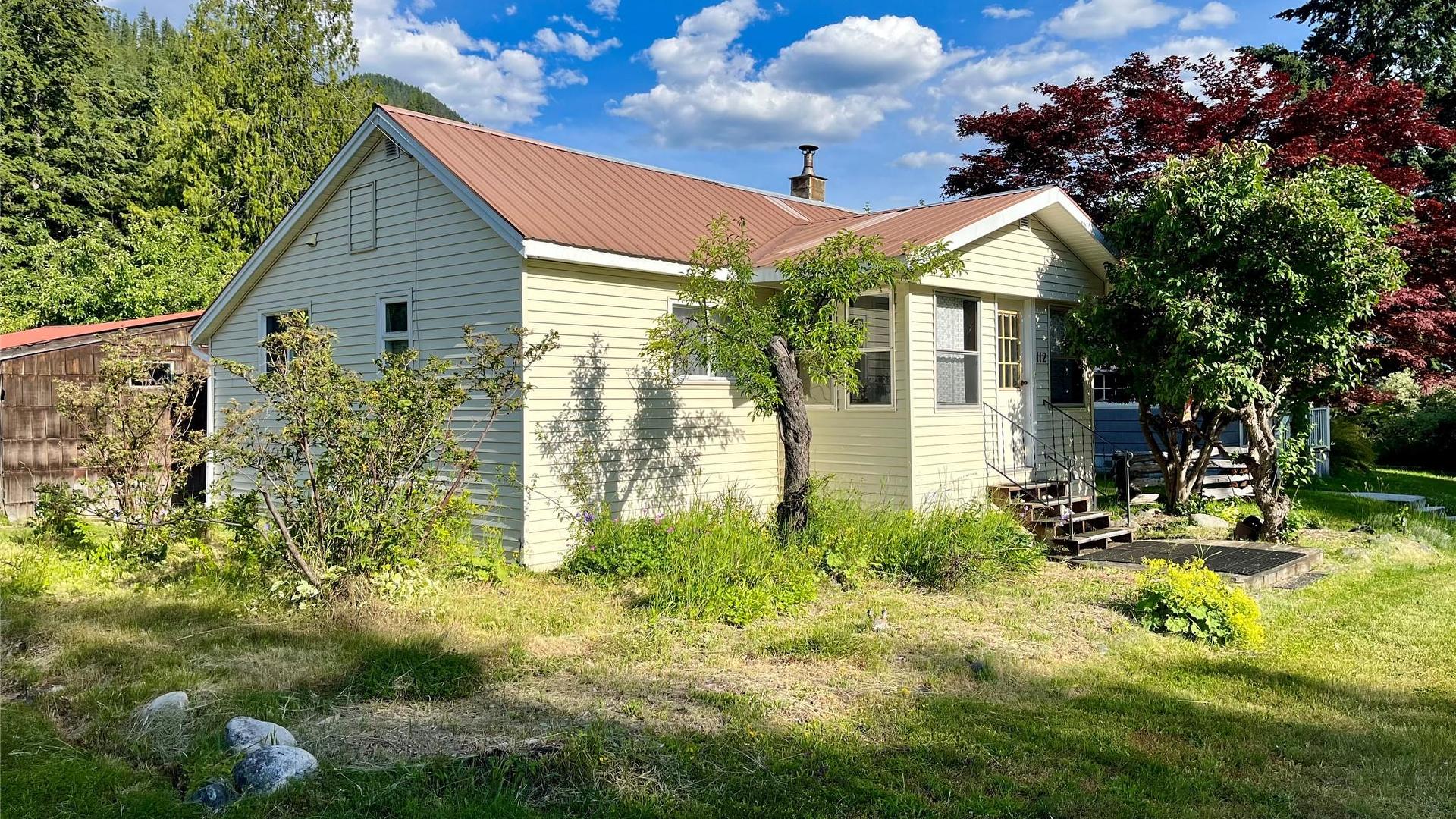 112 Josephine Street, New Denver, BC