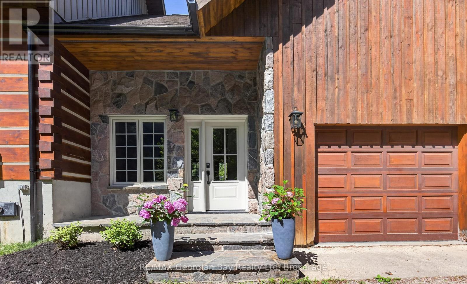 19 Kingfisher Crescent, Tiny, ON - Outdoor