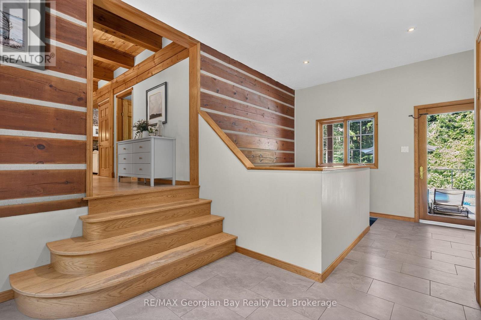 19 Kingfisher Crescent, Tiny, ON - Indoor Photo Showing Other Room