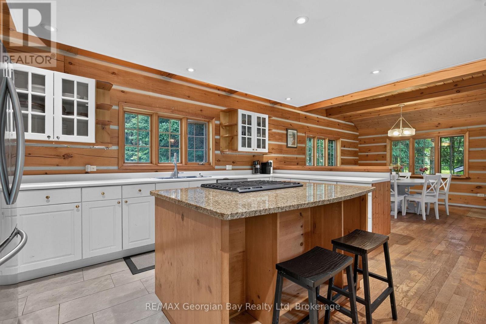 19 Kingfisher Crescent, Tiny, ON - Indoor Photo Showing Kitchen