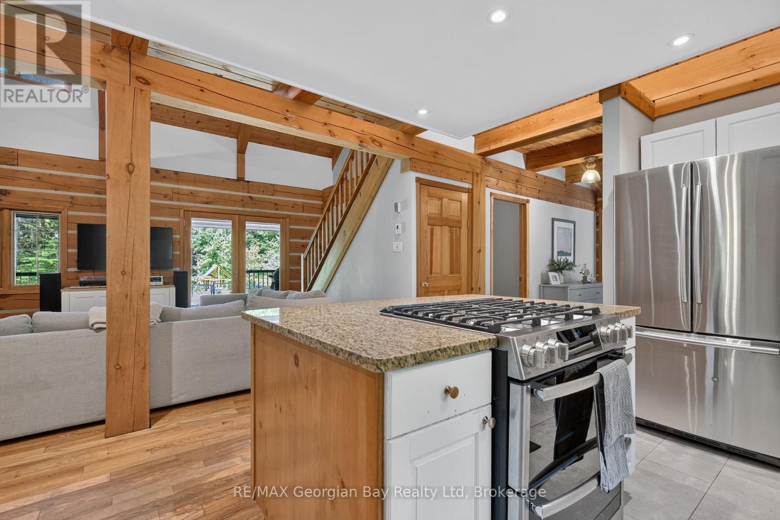 19 Kingfisher Crescent, Tiny, ON - Indoor Photo Showing Kitchen
