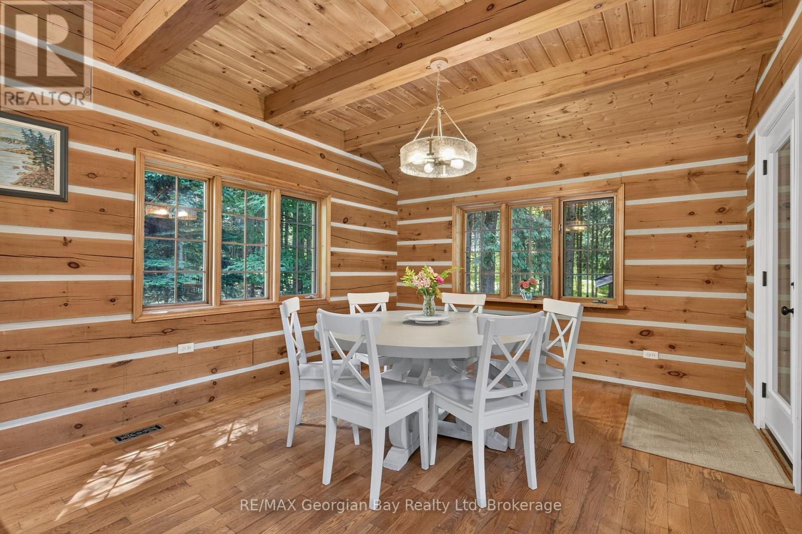 19 Kingfisher Crescent, Tiny, ON - Indoor Photo Showing Dining Room