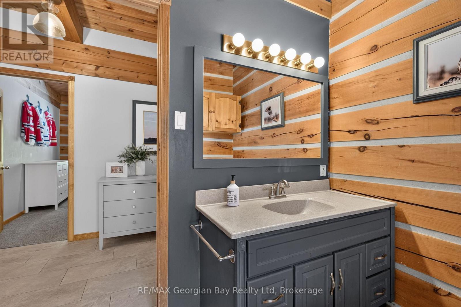 19 Kingfisher Crescent, Tiny, ON - Indoor