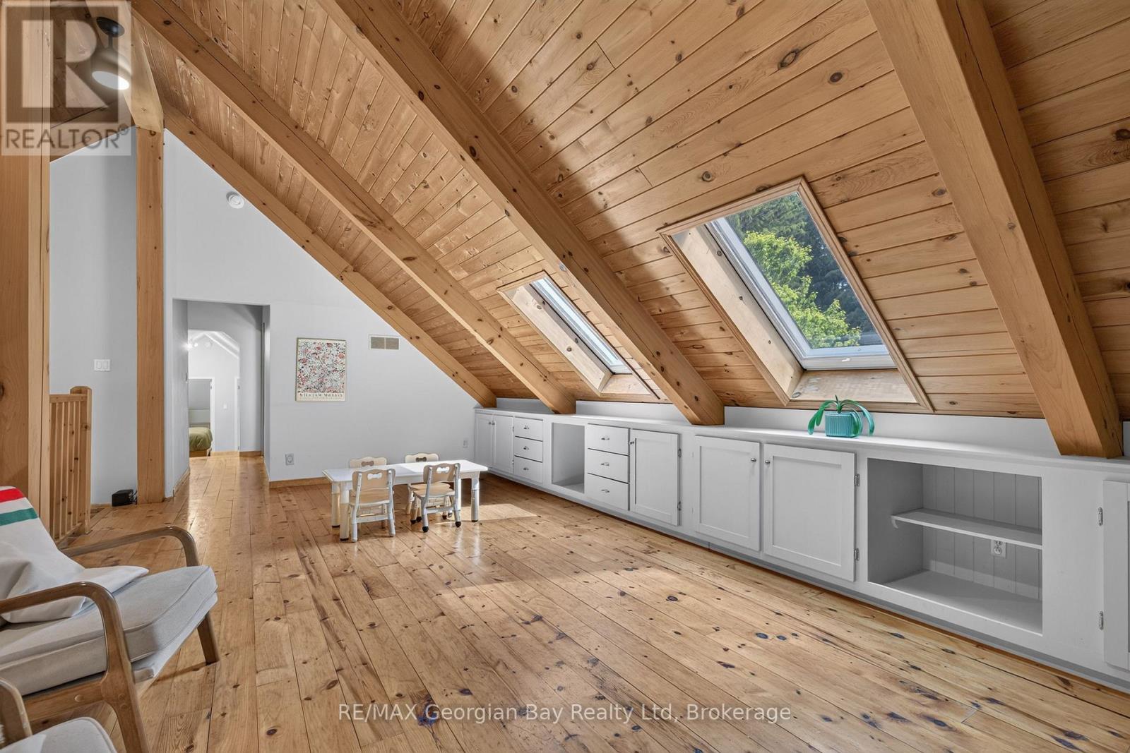 19 Kingfisher Crescent, Tiny, ON - Indoor Photo Showing Other Room