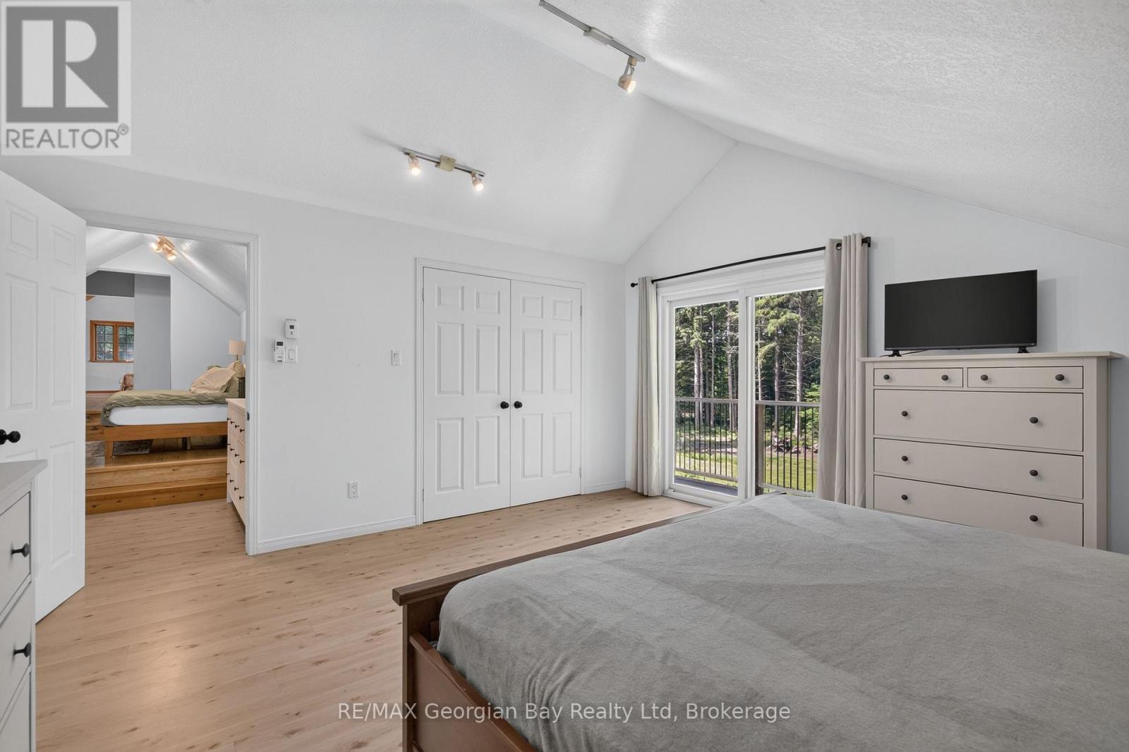 19 Kingfisher Crescent, Tiny, ON - Indoor Photo Showing Bedroom