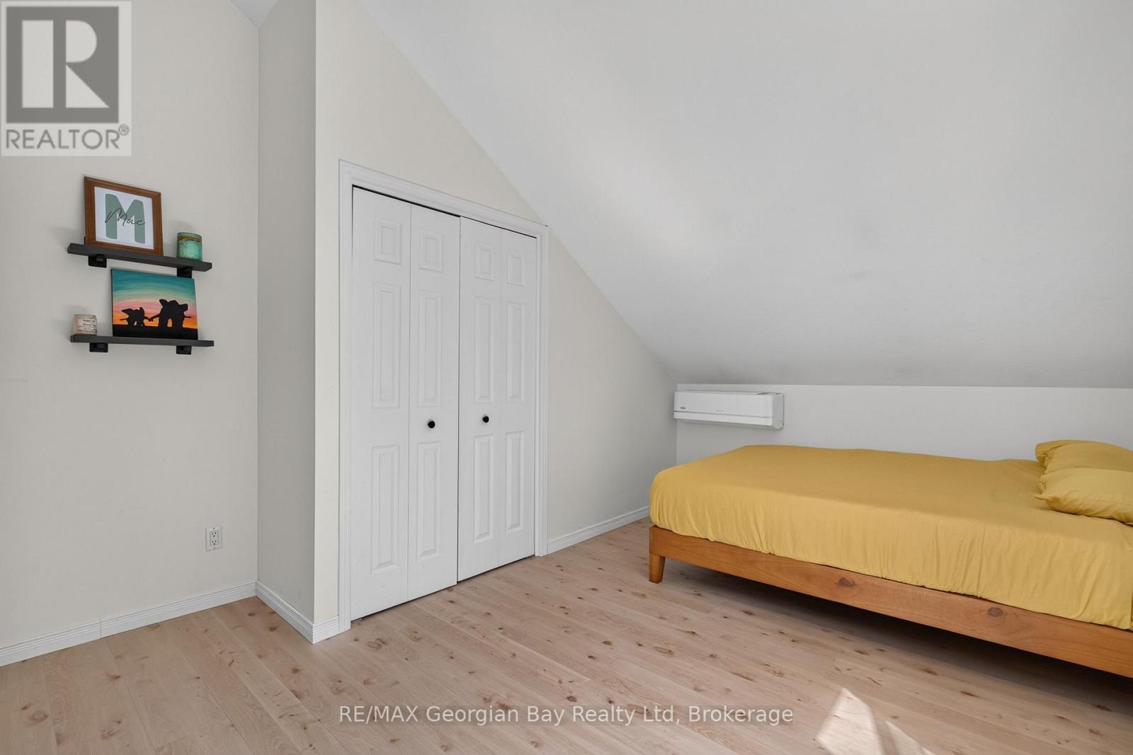 19 Kingfisher Crescent, Tiny, ON - Indoor Photo Showing Bedroom