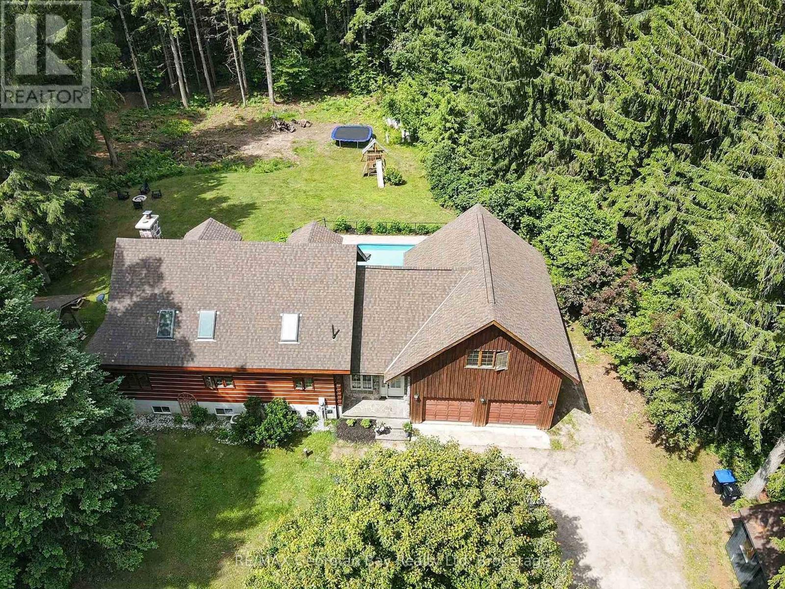 19 Kingfisher Crescent, Tiny, ON - Outdoor