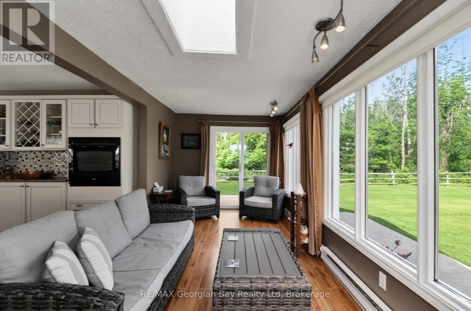SUNROOM - 4 Moore Avenue, Tay, ON - Indoor Photo Showing Living Room