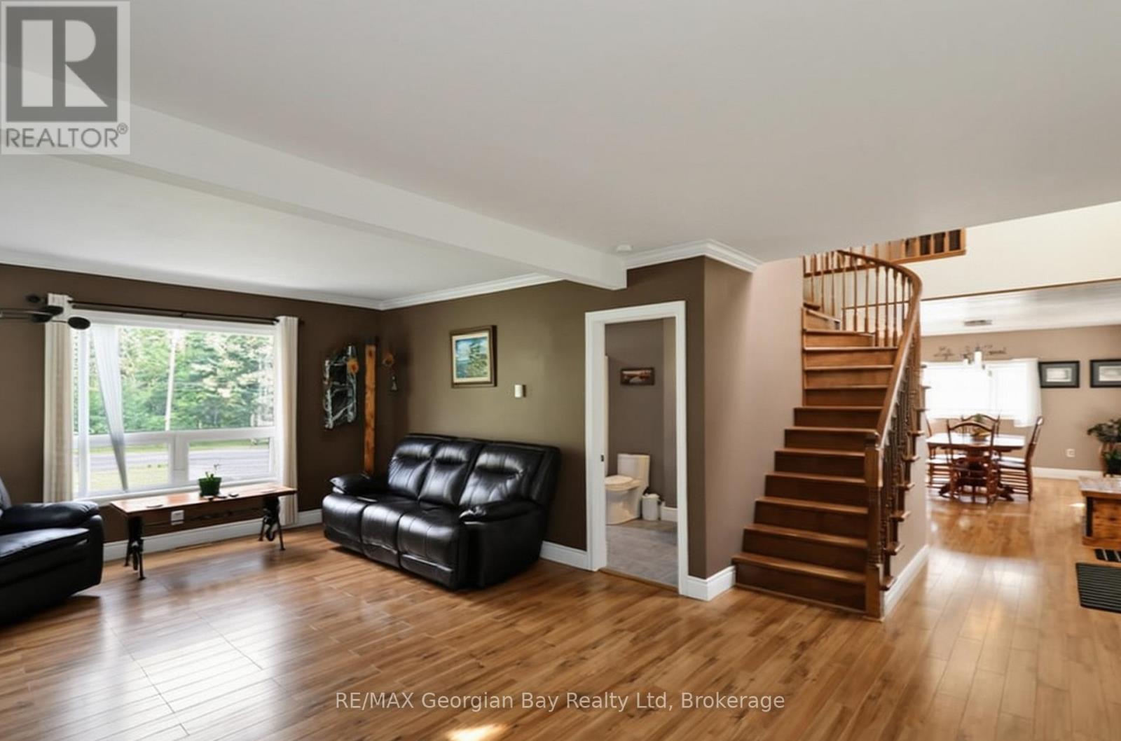 LIVING ROOM - 4 Moore Avenue, Tay, ON - Indoor Photo Showing Living Room