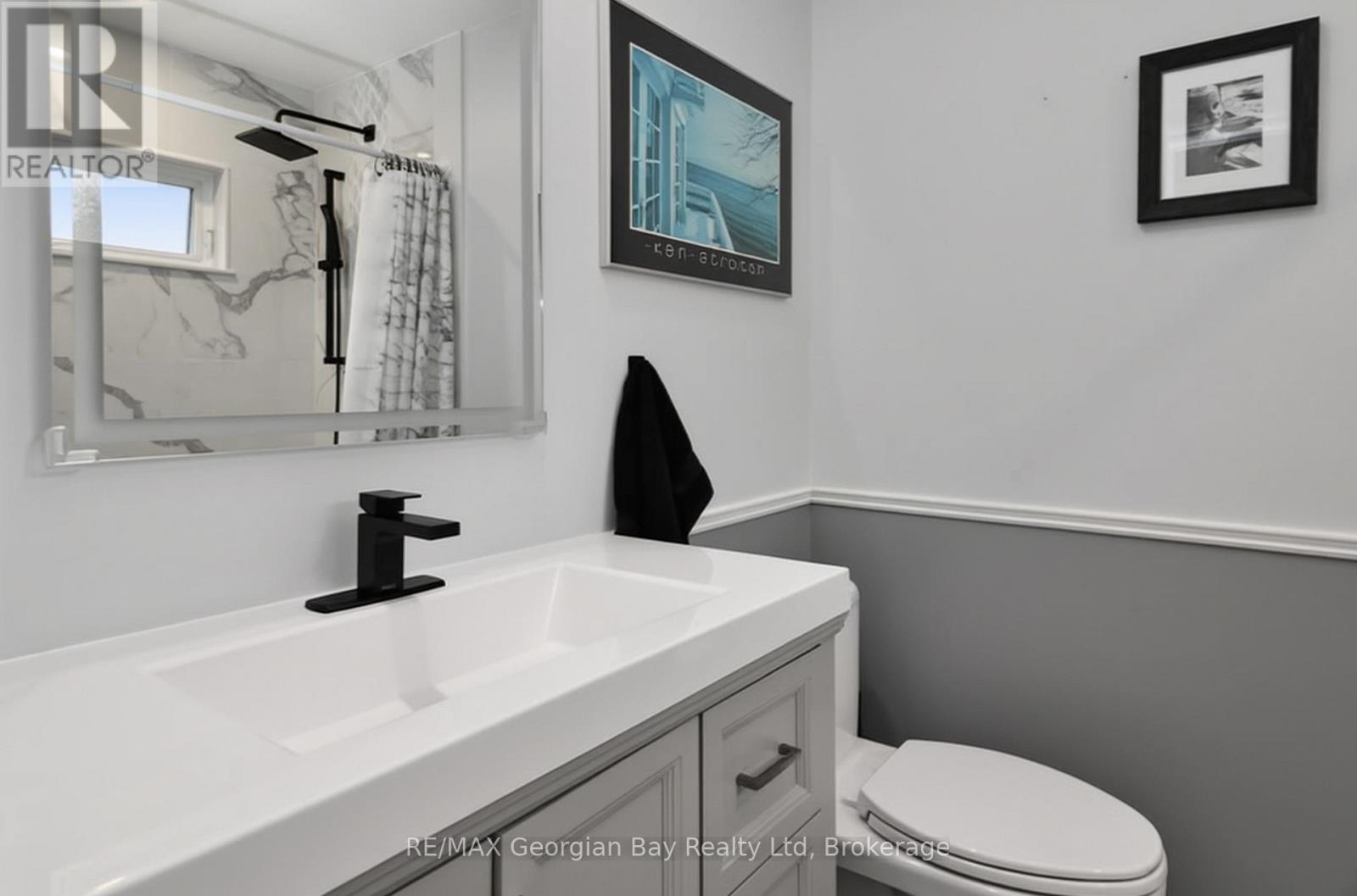 ENSUITE - 4 Moore Avenue, Tay, ON - Indoor Photo Showing Bathroom