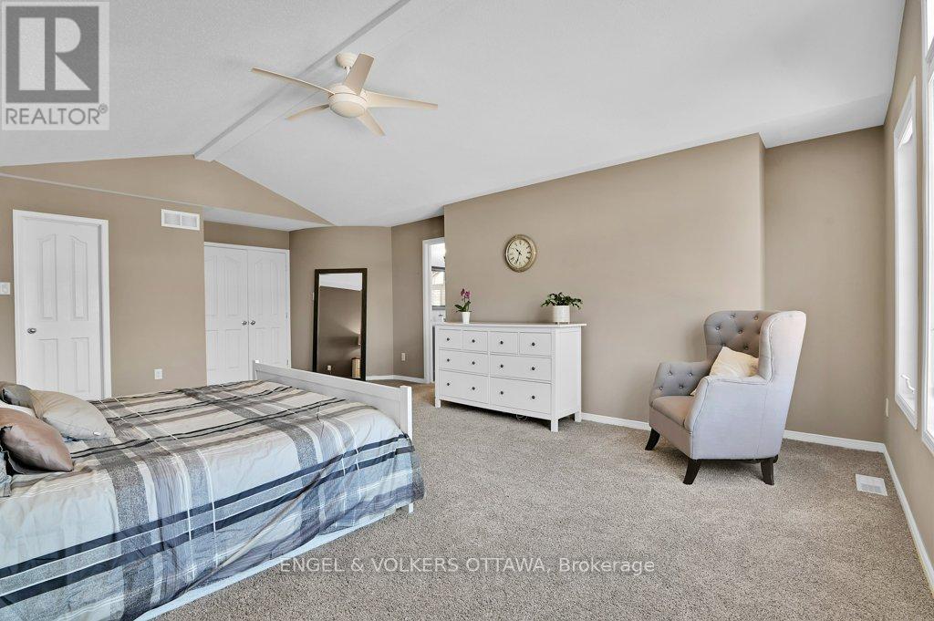 49 Grenwich Circle, Ottawa, ON