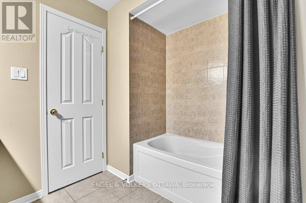 49 Grenwich Circle, Ottawa, ON