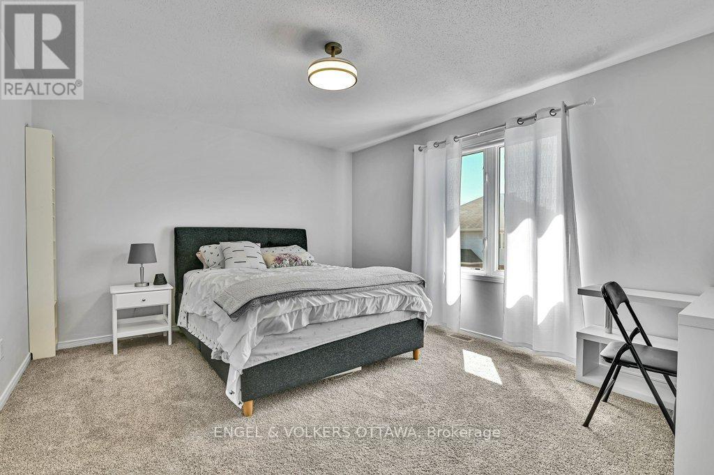 49 Grenwich Circle, Ottawa, ON