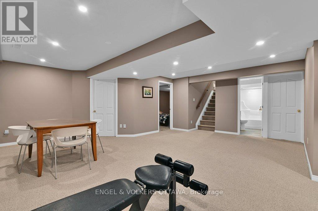 49 Grenwich Circle, Ottawa, ON