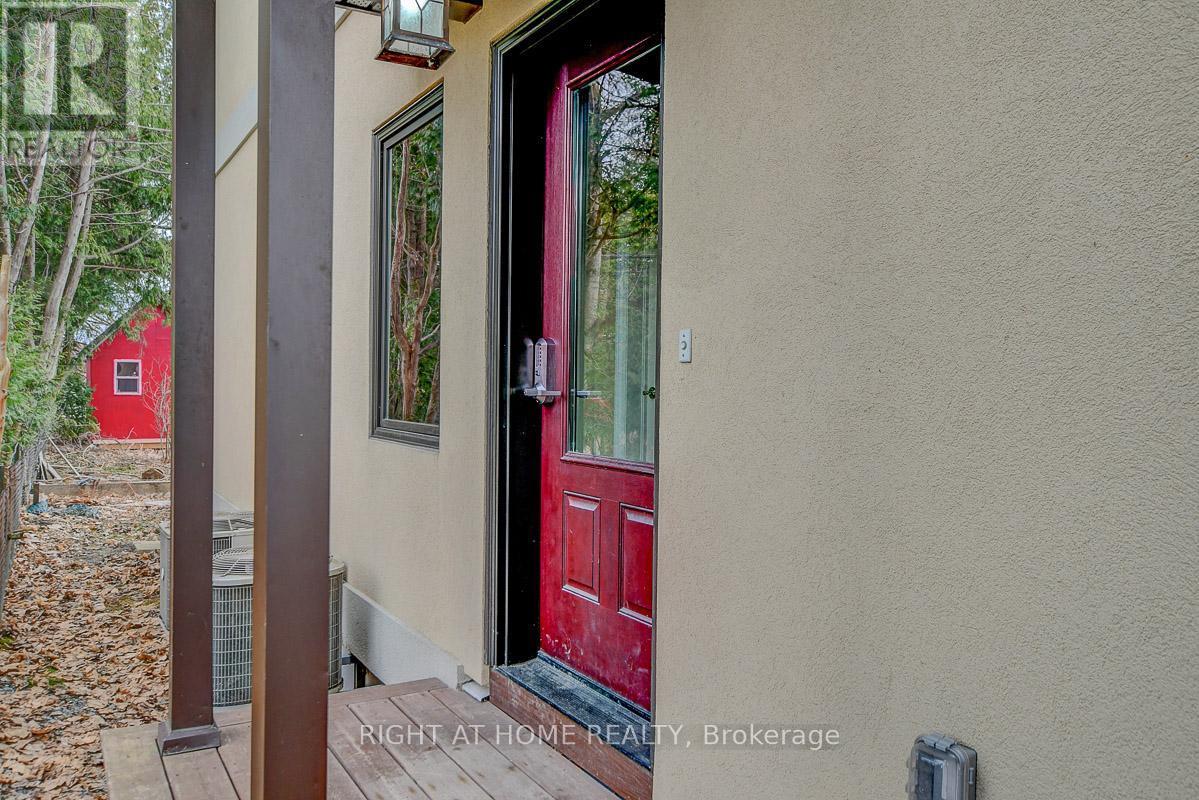 1271 Field Street, Ottawa, ON