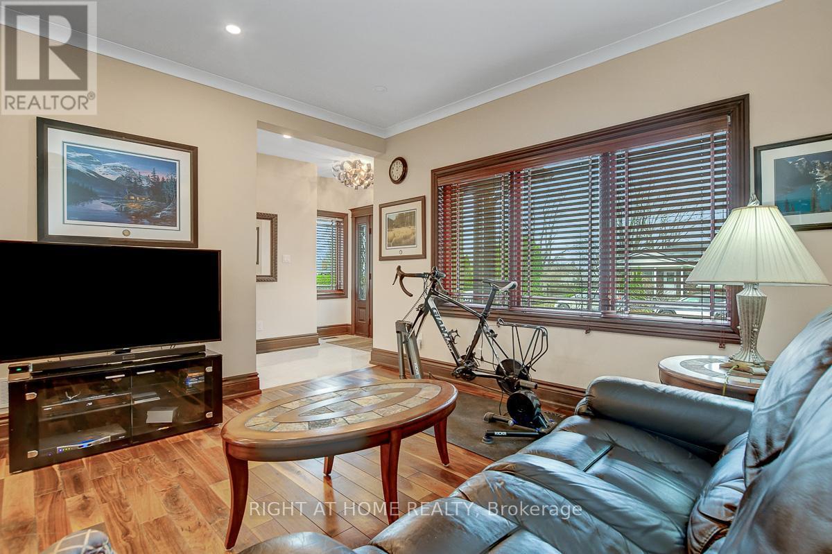 1271 Field Street, Ottawa, ON