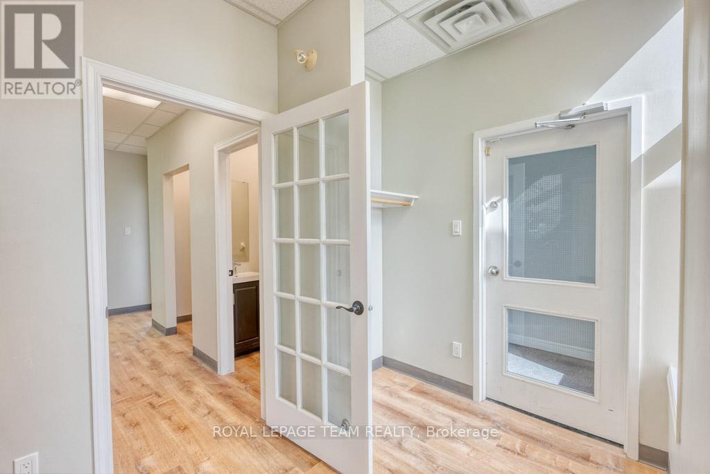 84 Centrepointe Drive, Ottawa, ON