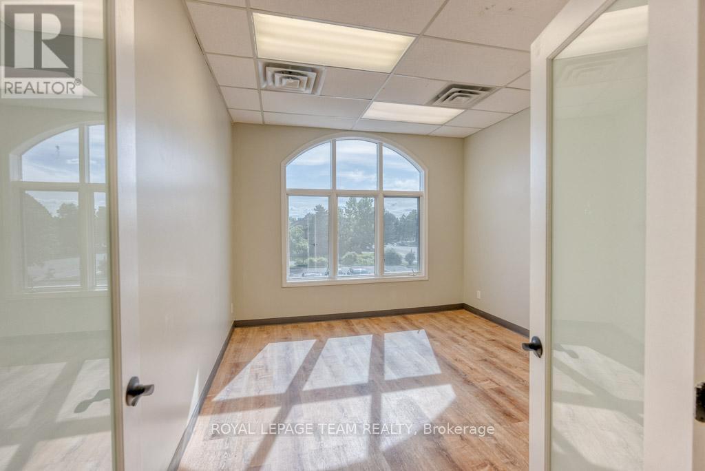 84 Centrepointe Drive, Ottawa, ON