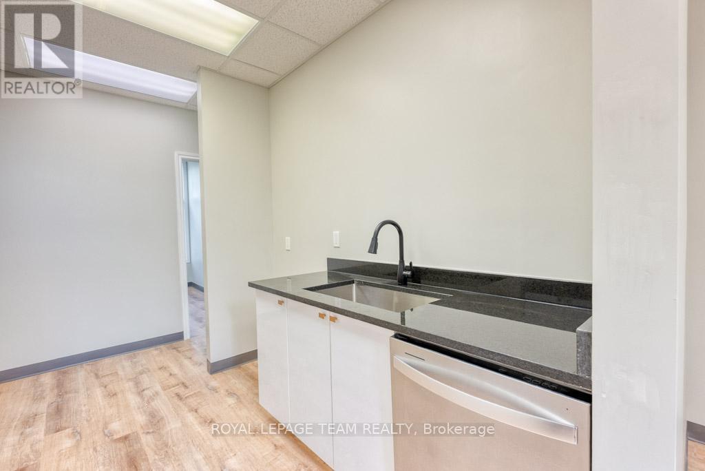 84 Centrepointe Drive, Ottawa, ON