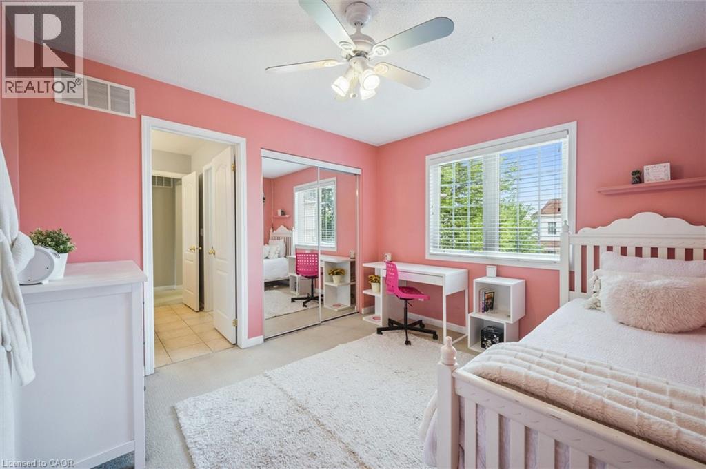 Bedroom #2 with access to 5 piece bathroom - 79 Zieman Crescent, Cambridge, ON