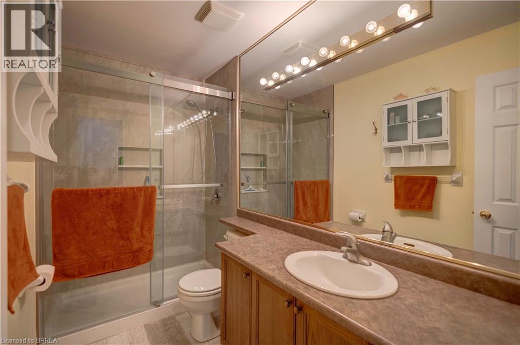 Full vanity with an integrated sink - 120 Beddoe Drive Unit# 6, Hamilton, ON