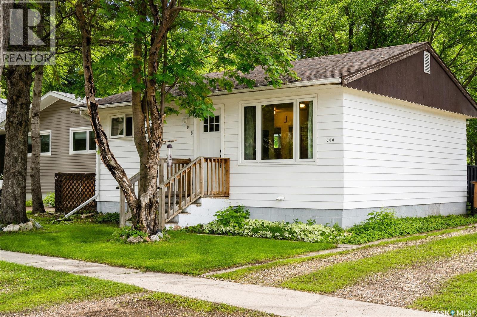 608 3Rd Avenue, Cudworth, SK