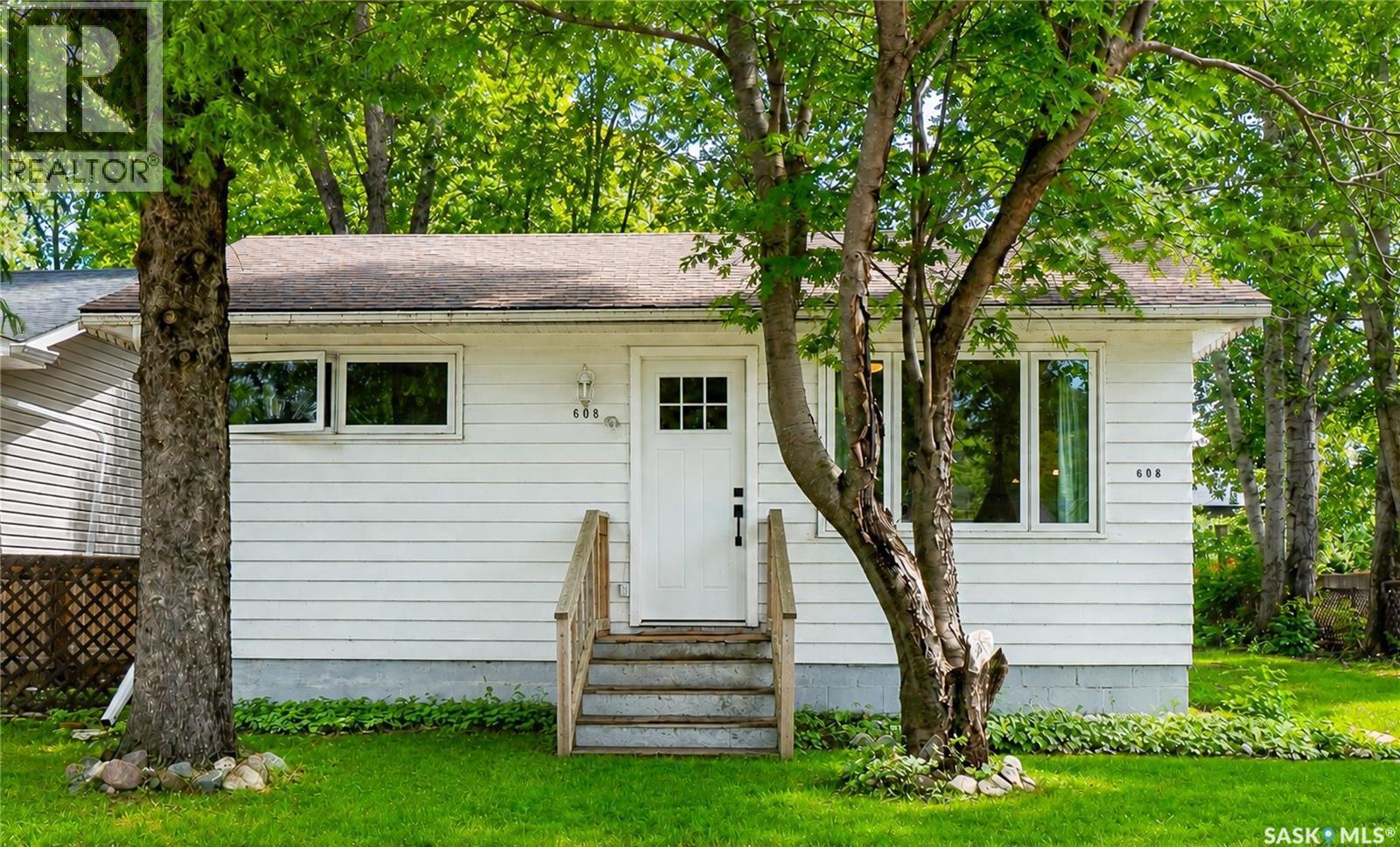 608 3Rd Avenue, Cudworth, SK
