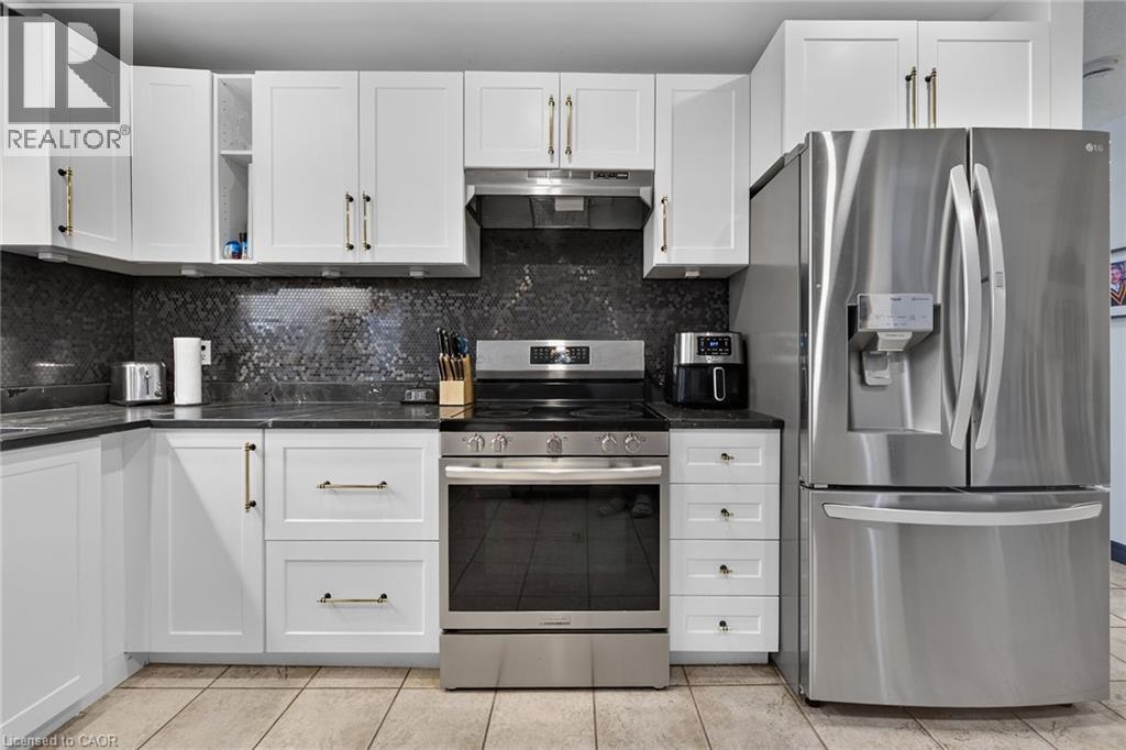 195 Locheed Drive, Hamilton, ON
