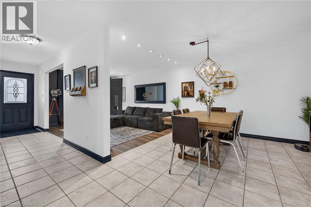 195 Locheed Drive, Hamilton, ON