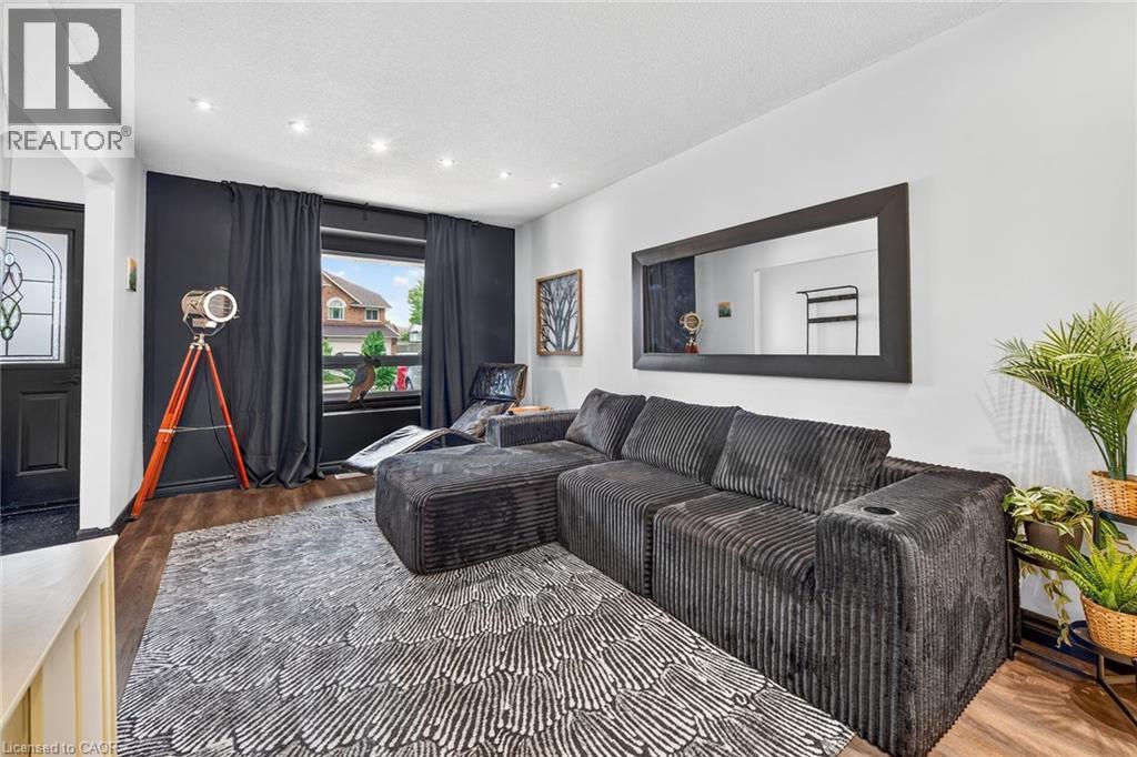 195 Locheed Drive, Hamilton, ON
