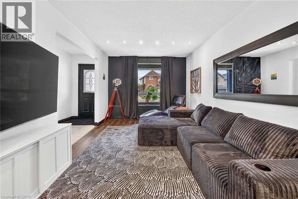195 Locheed Drive, Hamilton, ON