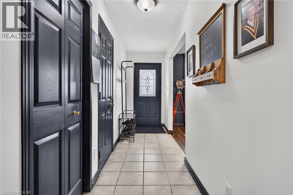 195 Locheed Drive, Hamilton, ON