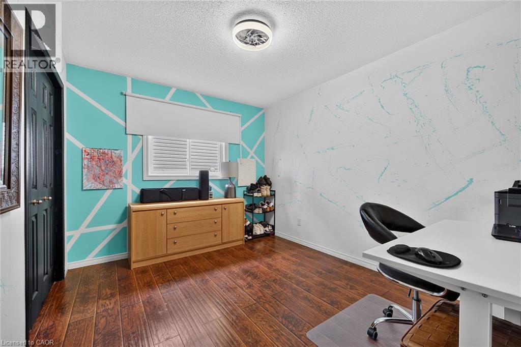 195 Locheed Drive, Hamilton, ON