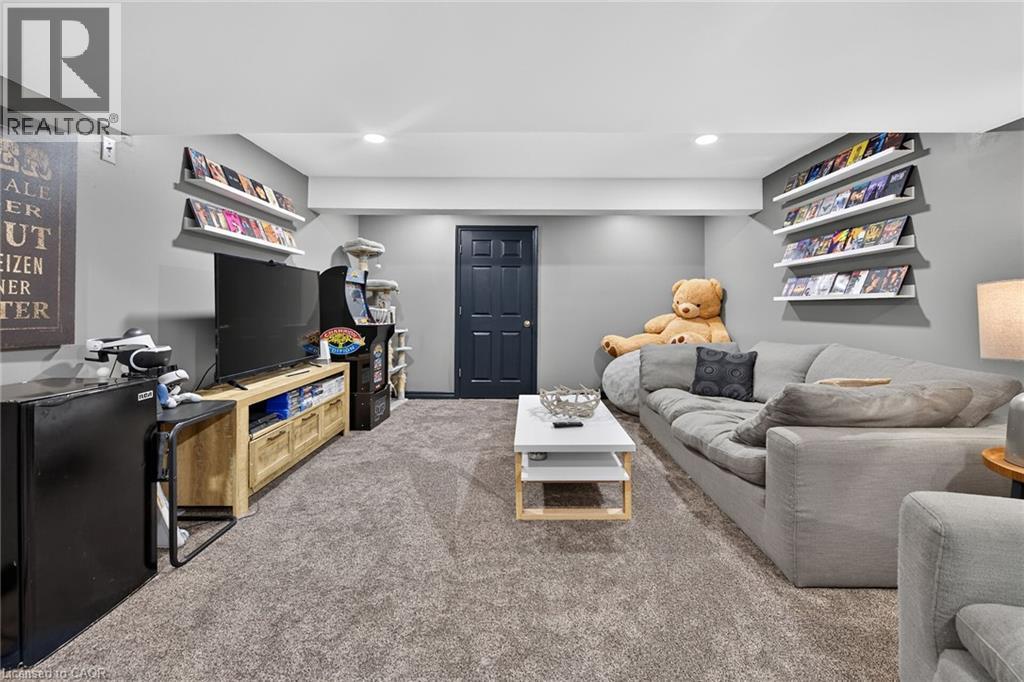 195 Locheed Drive, Hamilton, ON
