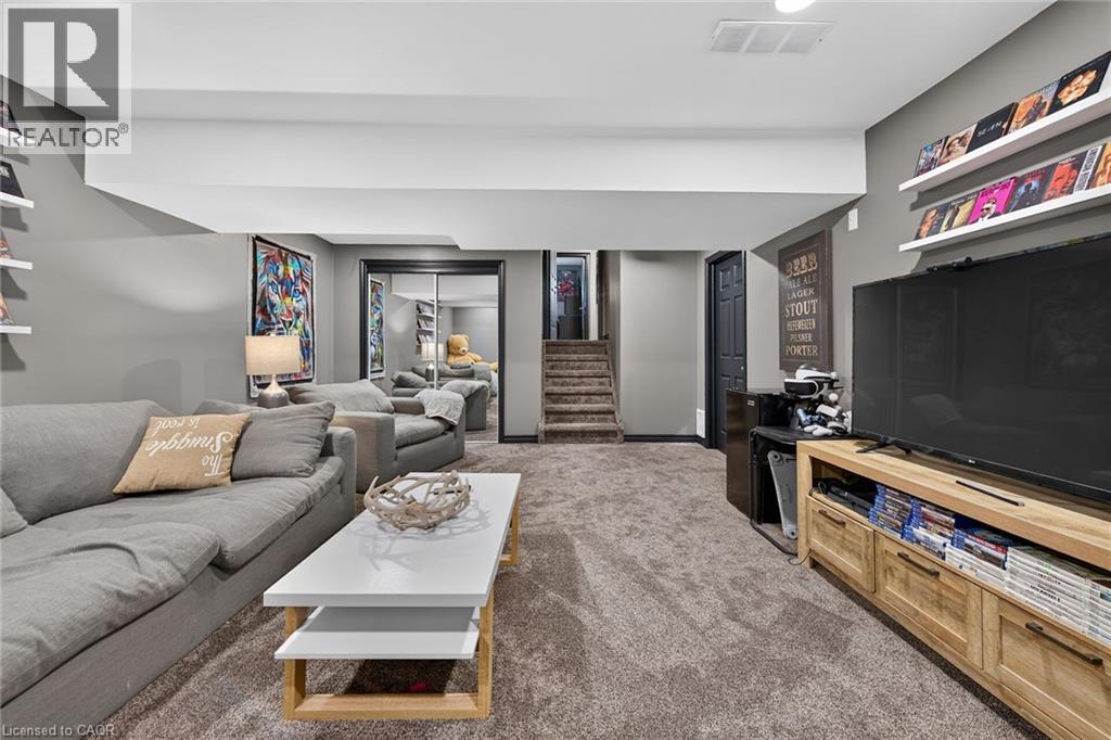 195 Locheed Drive, Hamilton, ON