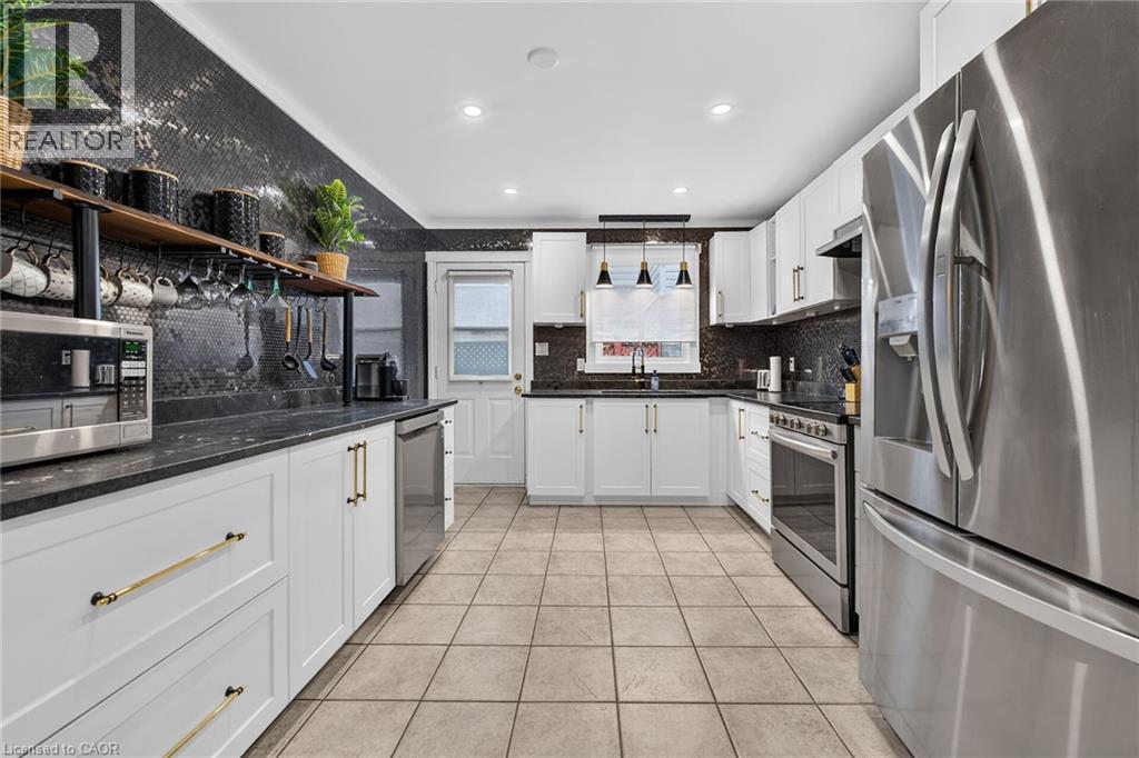 195 Locheed Drive, Hamilton, ON