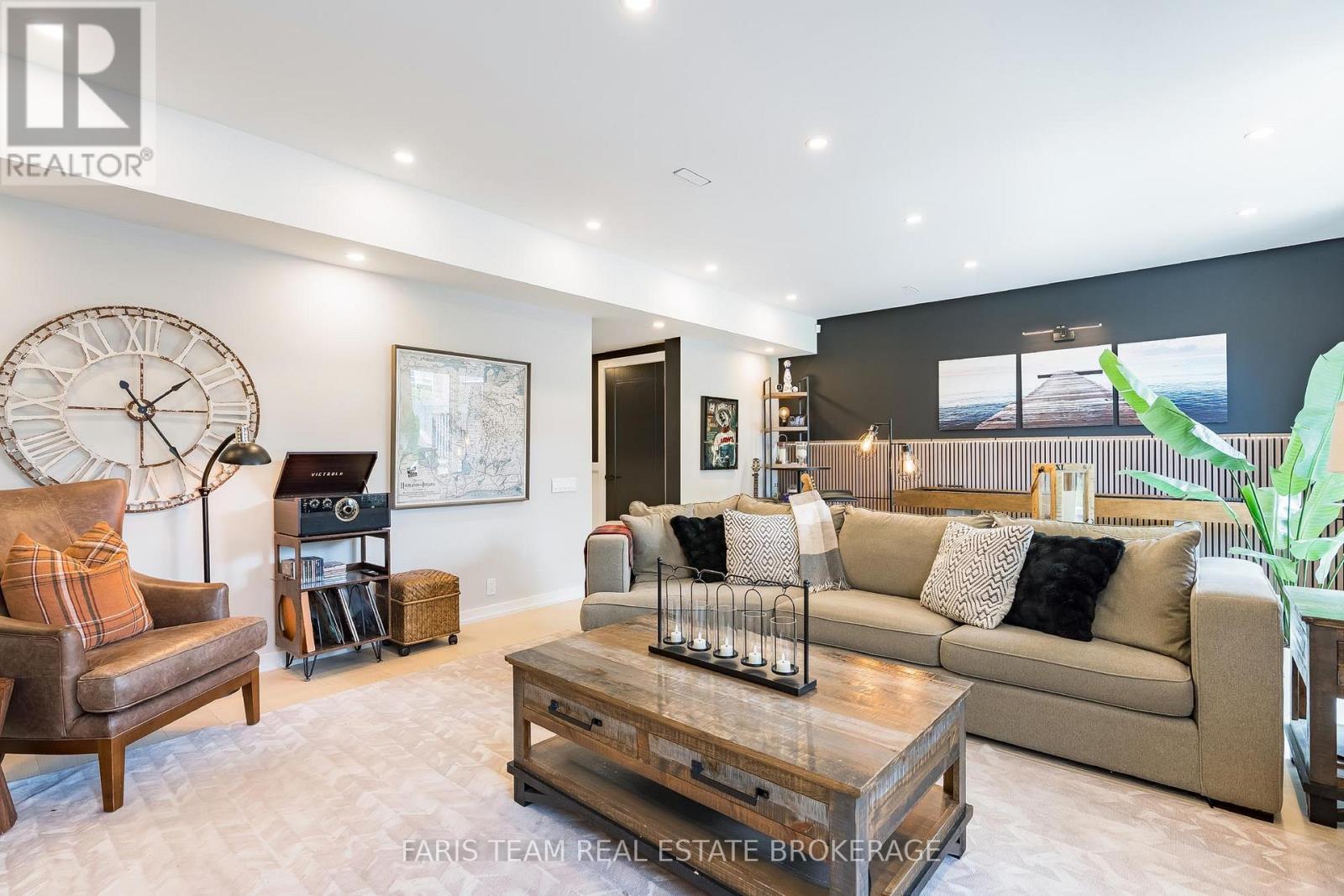 24 Grace Avenue, Orillia, ON