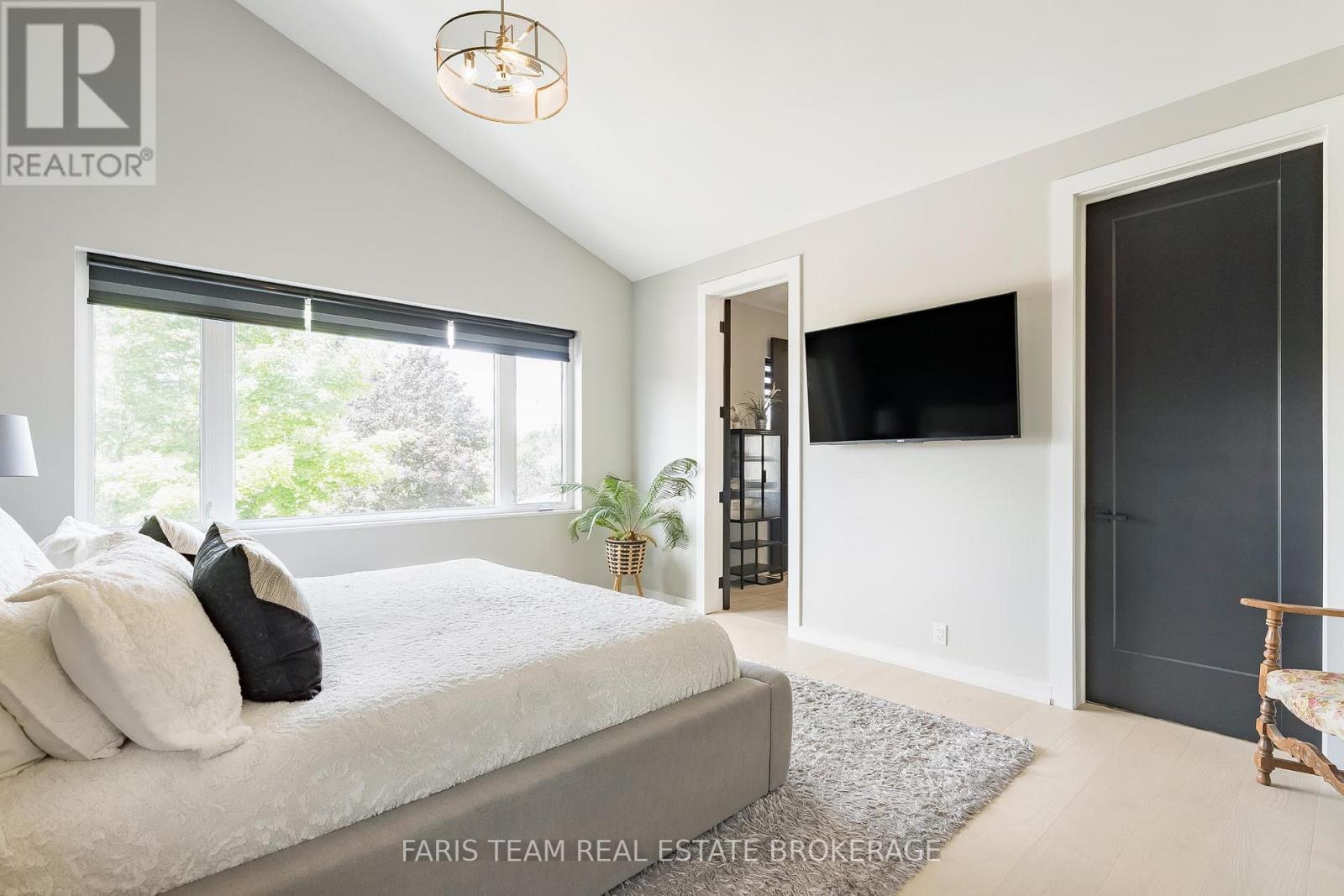 24 Grace Avenue, Orillia, ON