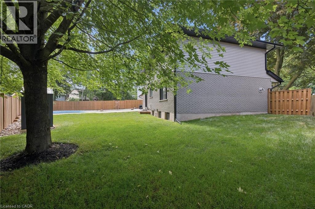 361 Coleridge Place, Waterloo, ON - Outdoor
