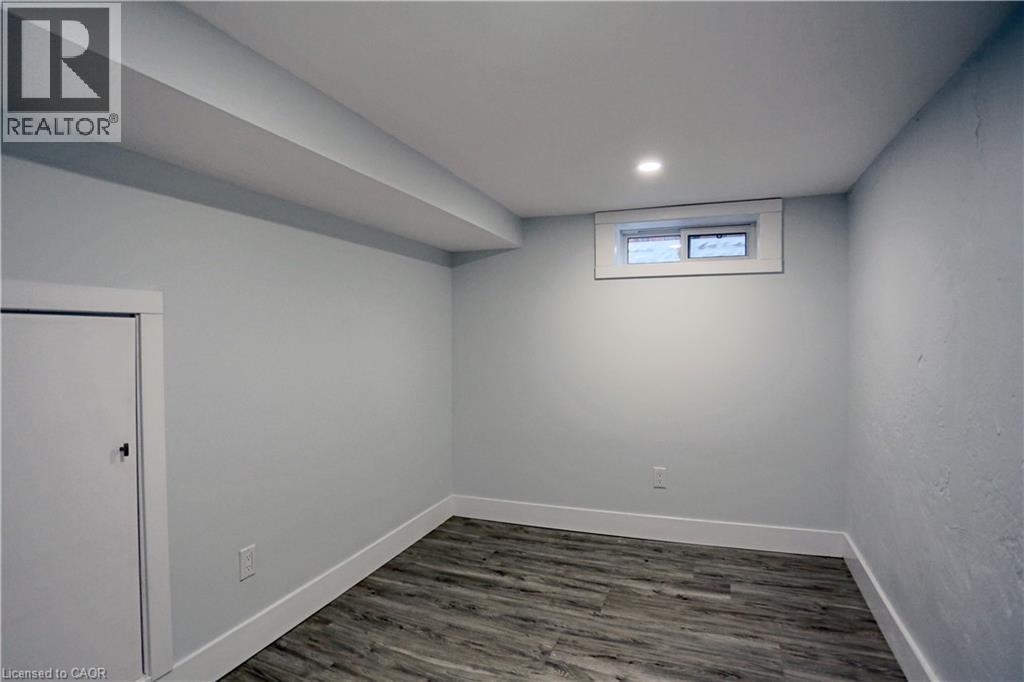 5 Betzner Avenue N, Kitchener, ON