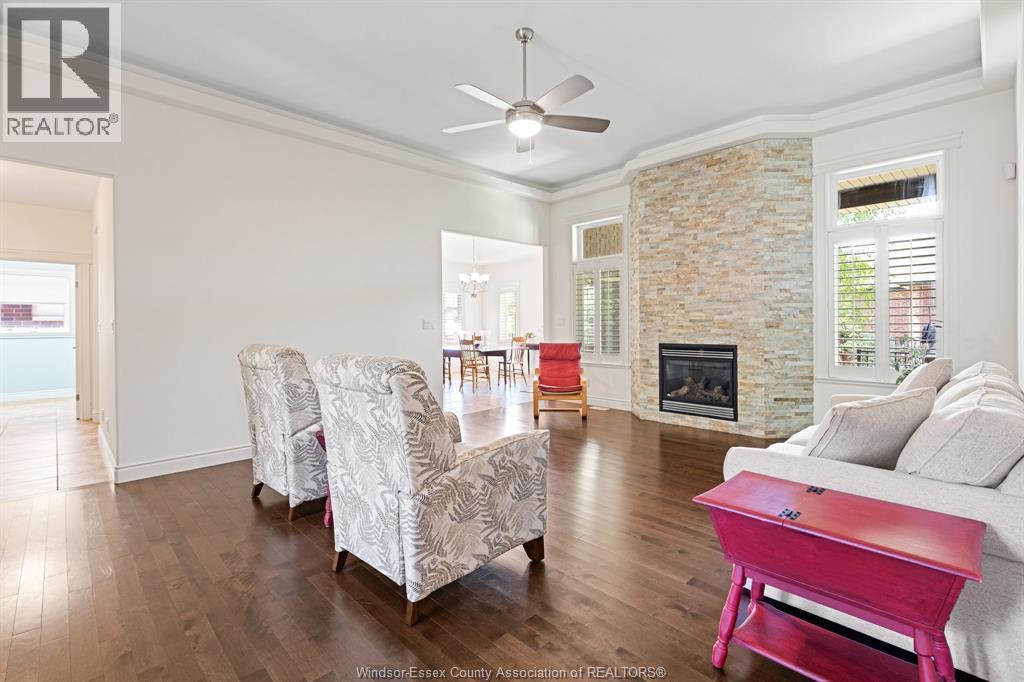 2203 Roxborough, Windsor, ON