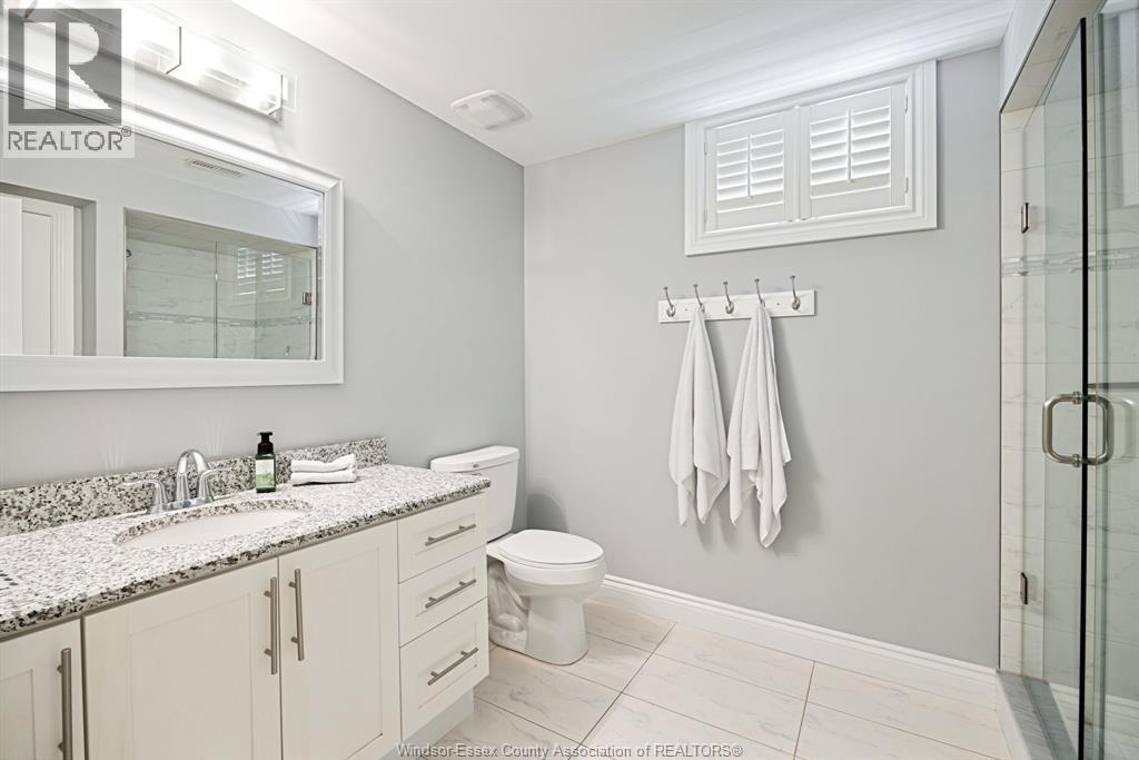 2203 Roxborough, Windsor, ON