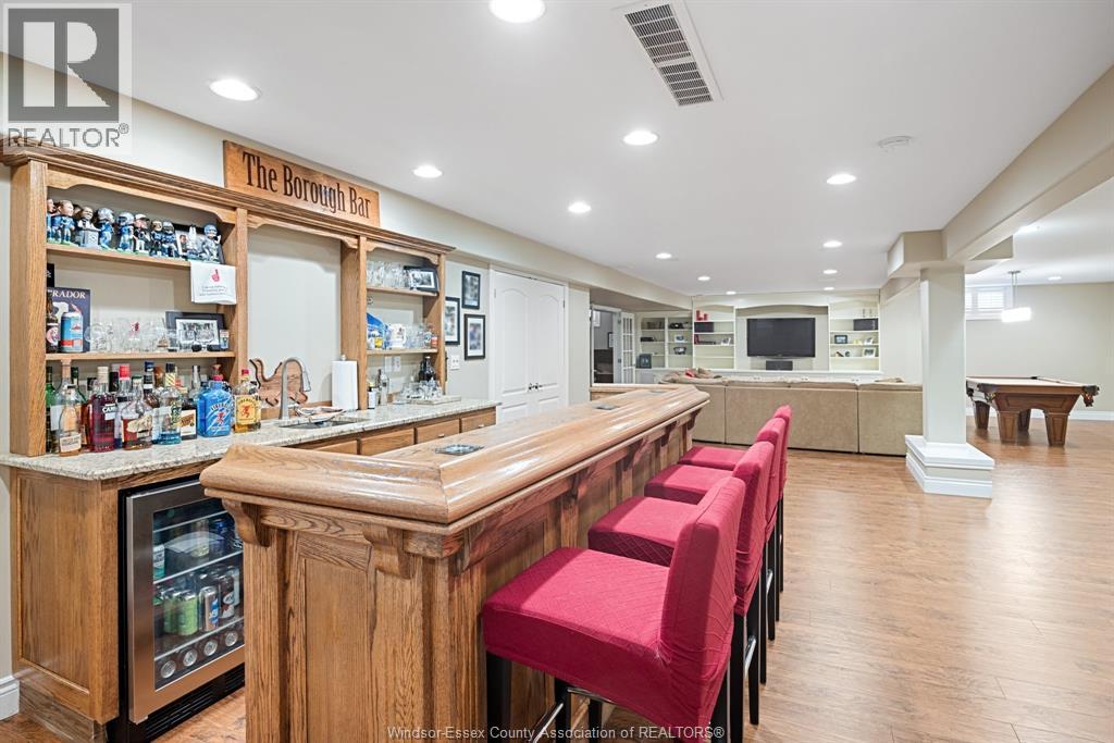 2203 Roxborough, Windsor, ON