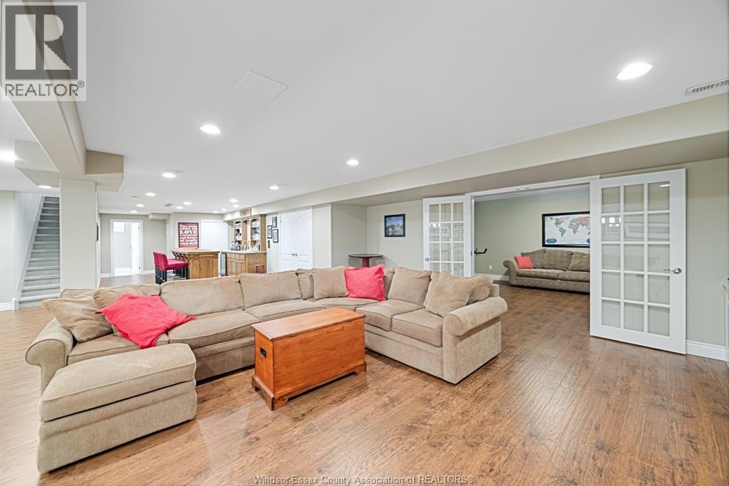 2203 Roxborough, Windsor, ON