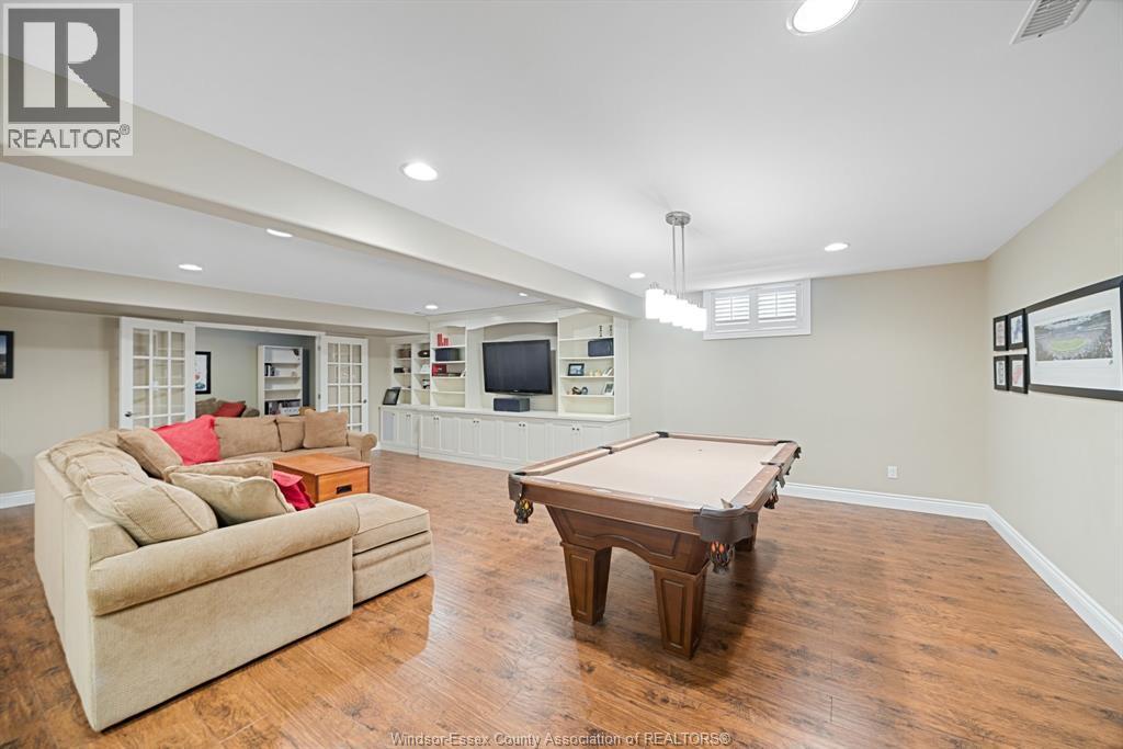 2203 Roxborough, Windsor, ON
